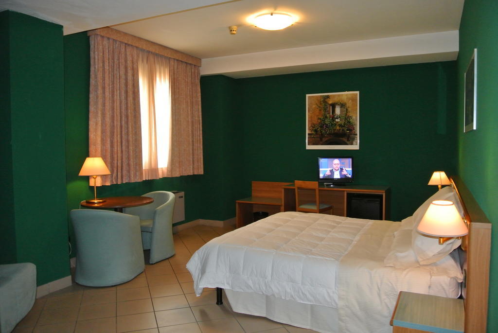Modo Hotel Vercelli Room photo
