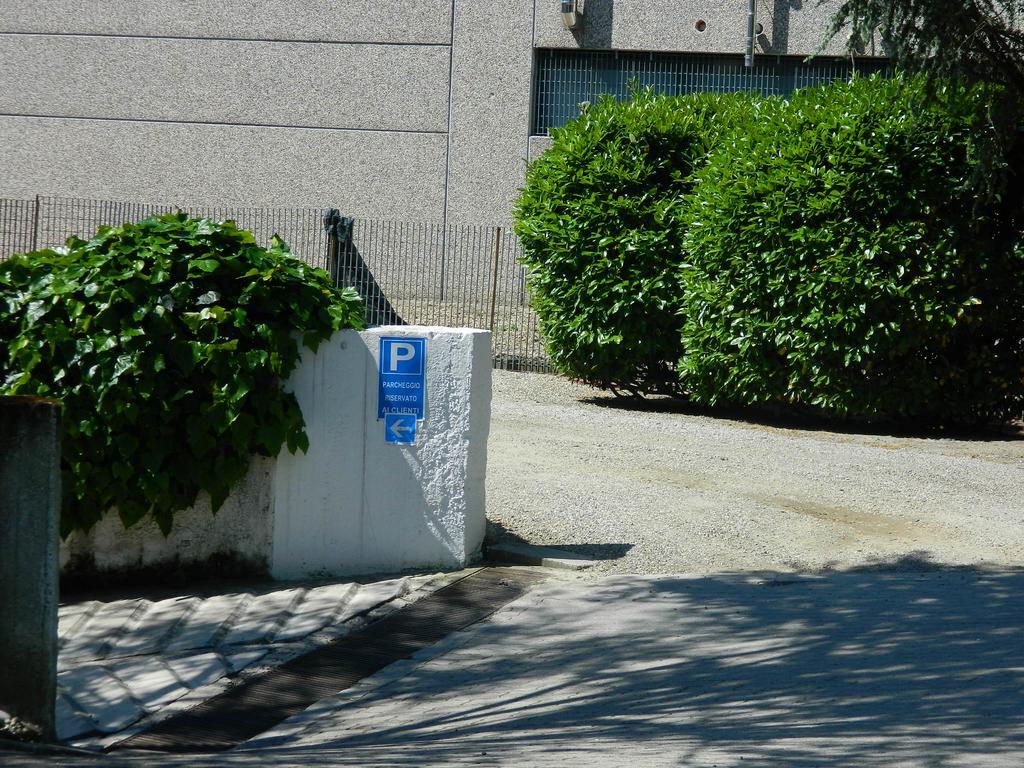 Modo Hotel Vercelli Exterior photo
